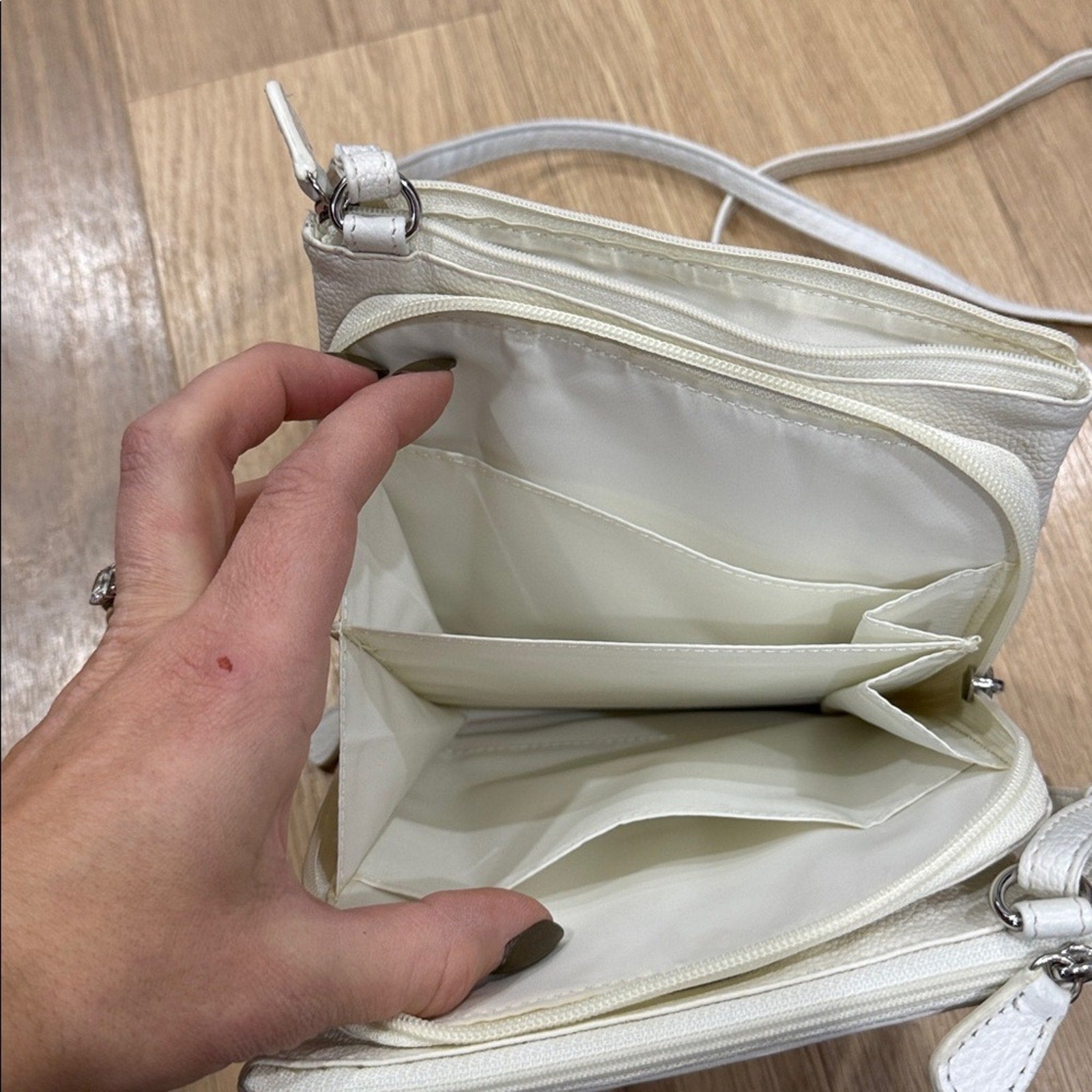 Giani Bernini Multi Pocket Simple Silver Hardware White Leather Crossbody