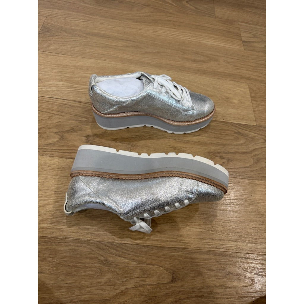 Dolce Vita Toyah Lace Up Platform Sneakers in Metallic Silver Size 9.5