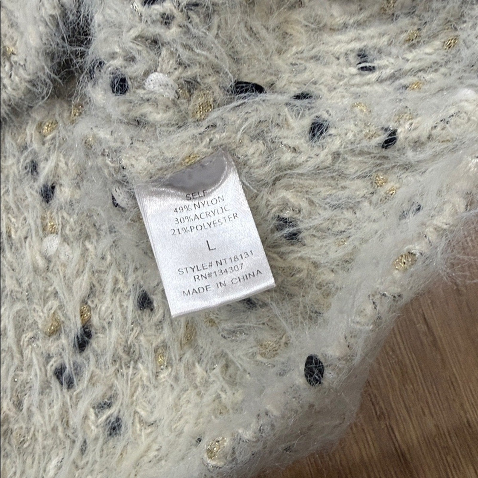 Lumiere Cream Gold Black Knit Fuzzy V Neck Sweater Size Large