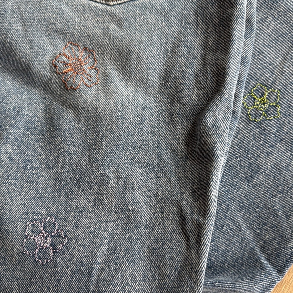 Tinseltown Hi Rise The Mom Jean Floral Distressed Embroidered Jeans Size 15 NEW!