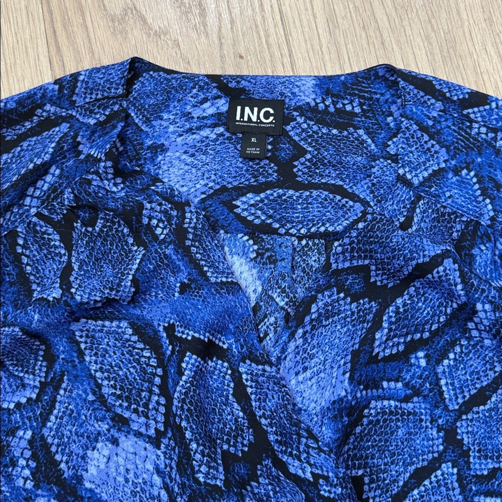 INC International Concepts Vibrant Blue Black Snake Print Blouse Size XL