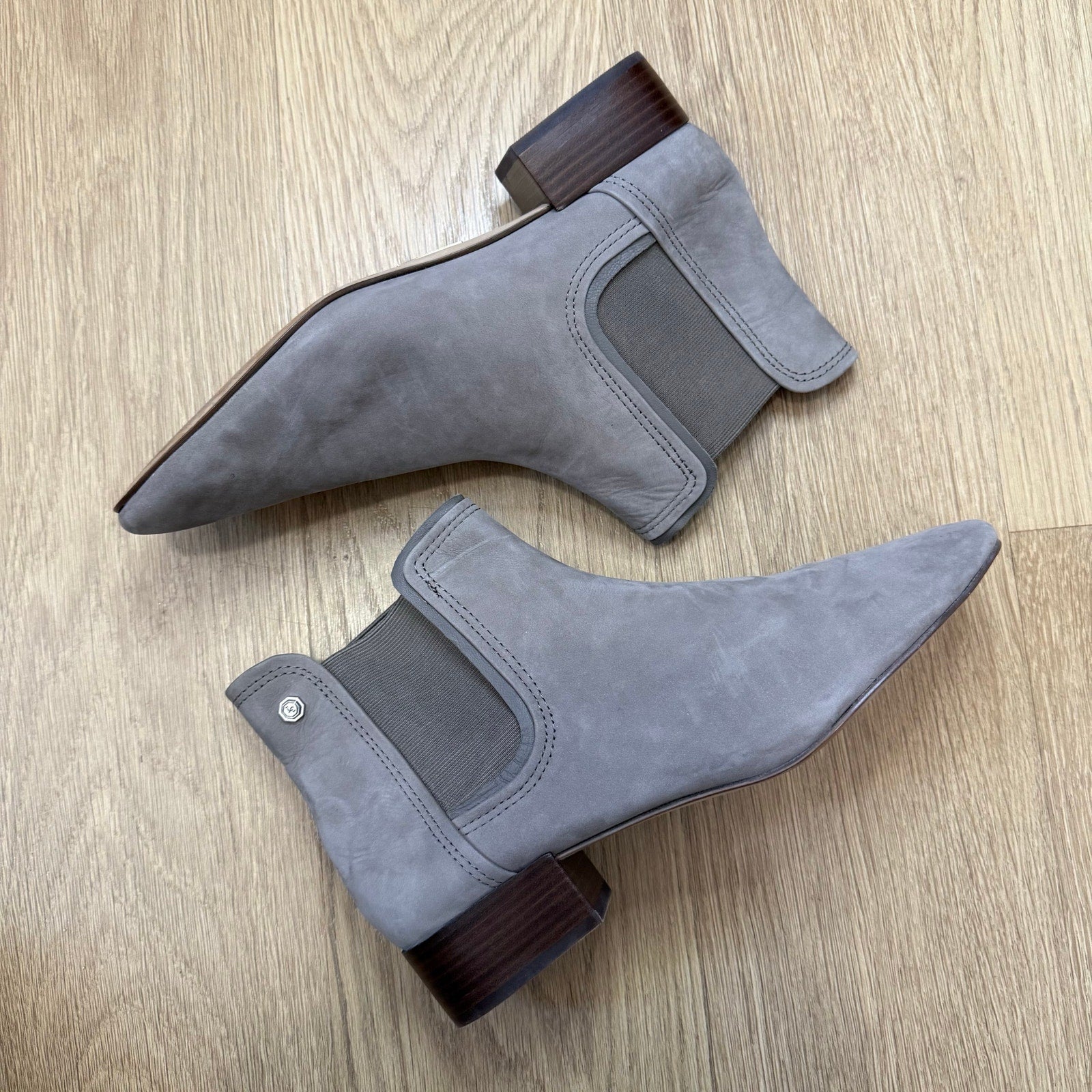 Louise et Cie Lo Waldon Chelsea Boots: Classic Leather Ankle Booties Size 11