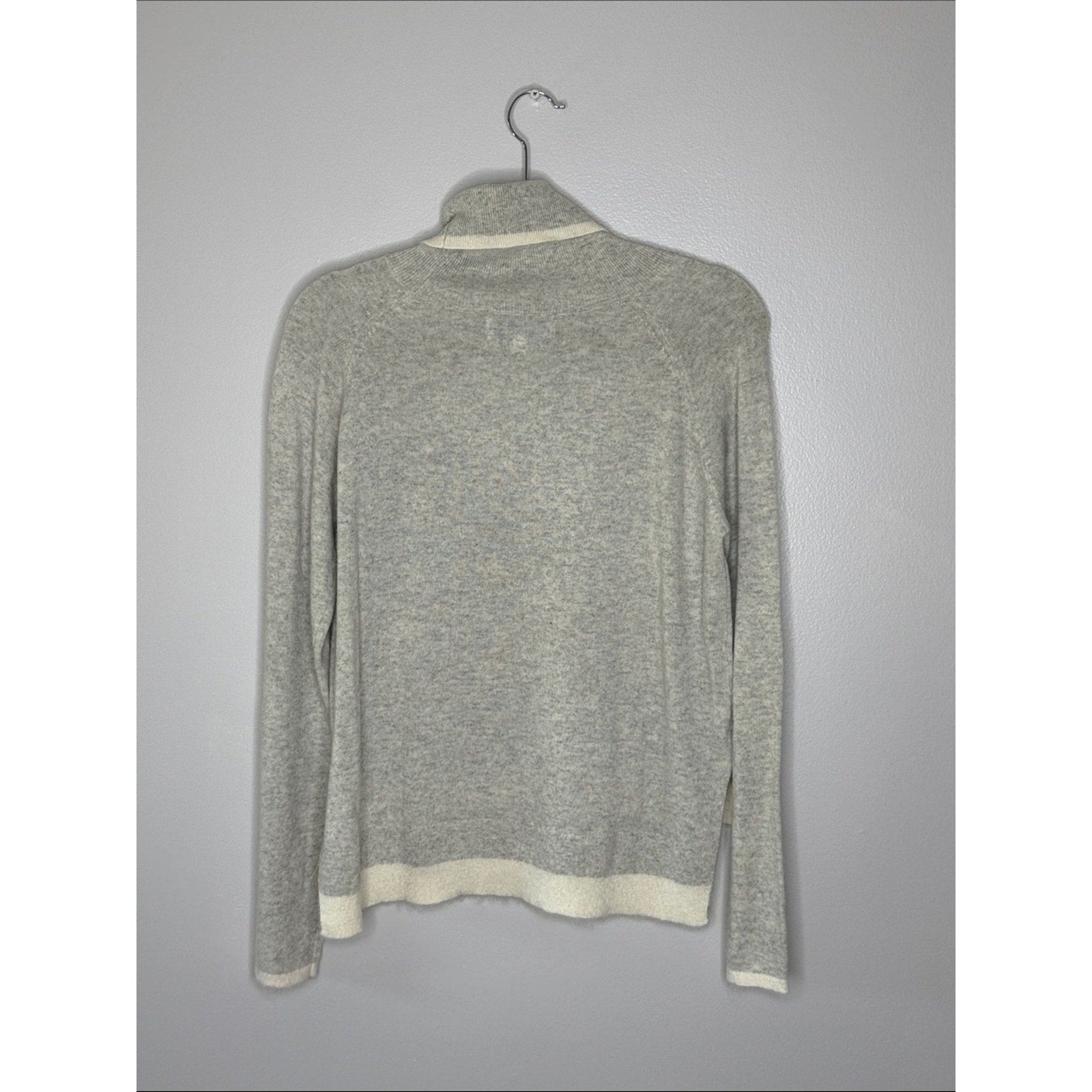 10 Crosby Derek Lam Heather Gray Turtleneck Sweater with Cream Trim Cashmere MD