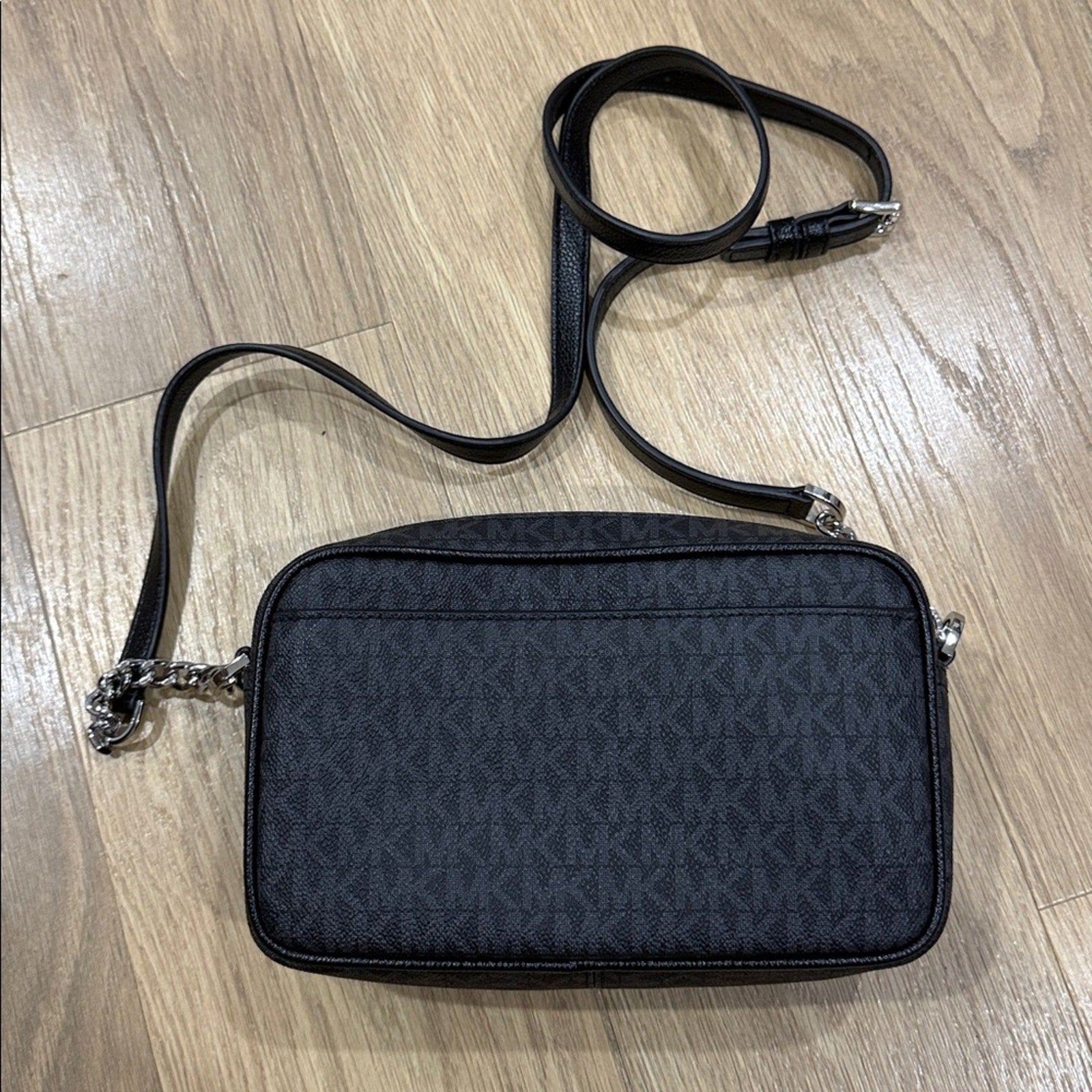 Michael Kors Jet Set Travel Medium Pocket Camera Crossbody Bag in PVC