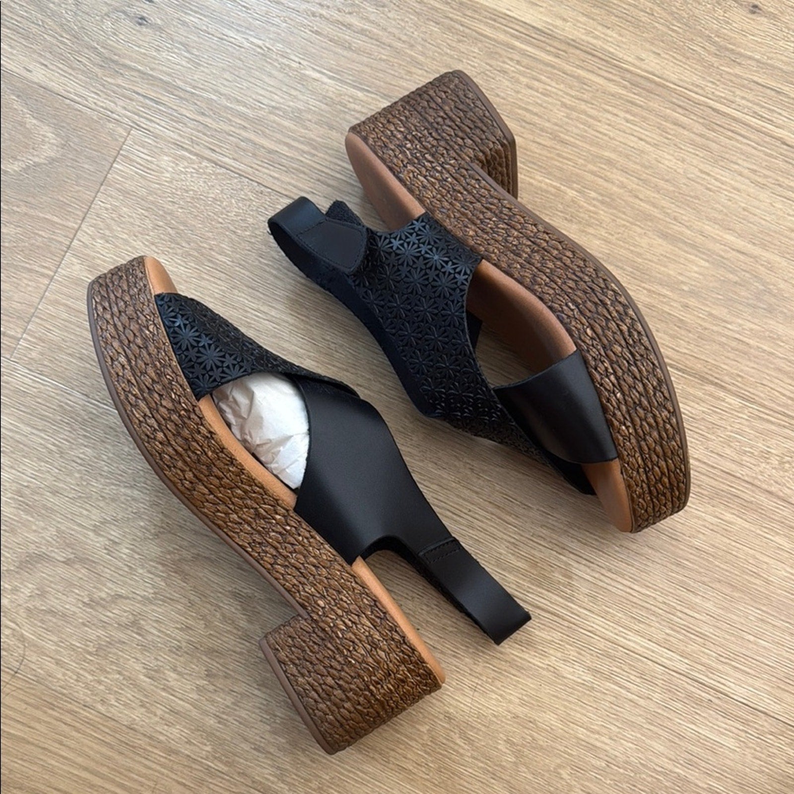Eric Michael Laser Cut Black Lightweight Platform Heeled Sandals Size 10