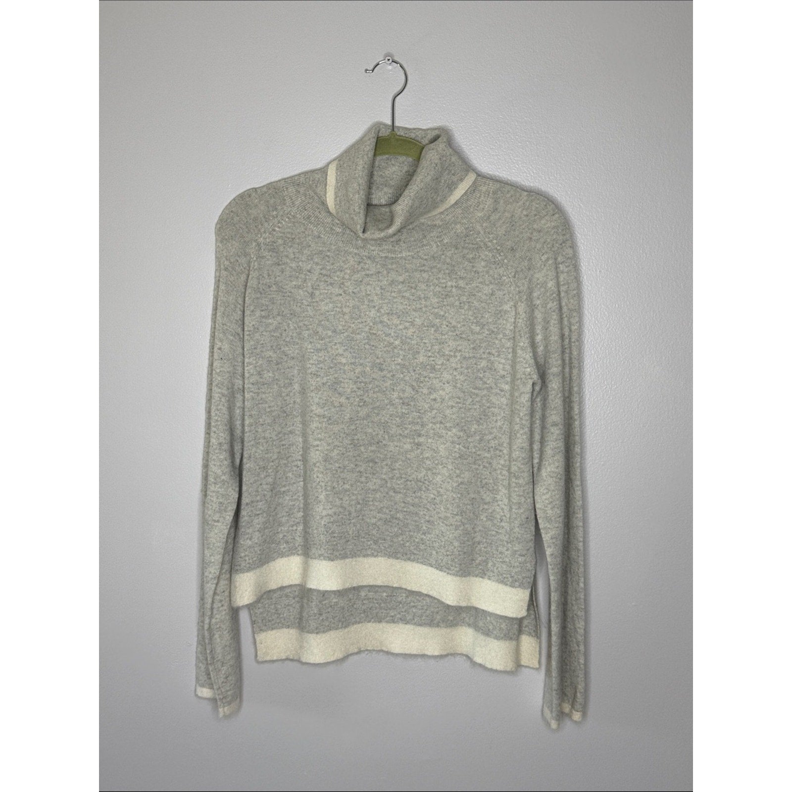 10 Crosby Derek Lam Heather Gray Turtleneck Sweater with Cream Trim Cashmere MD