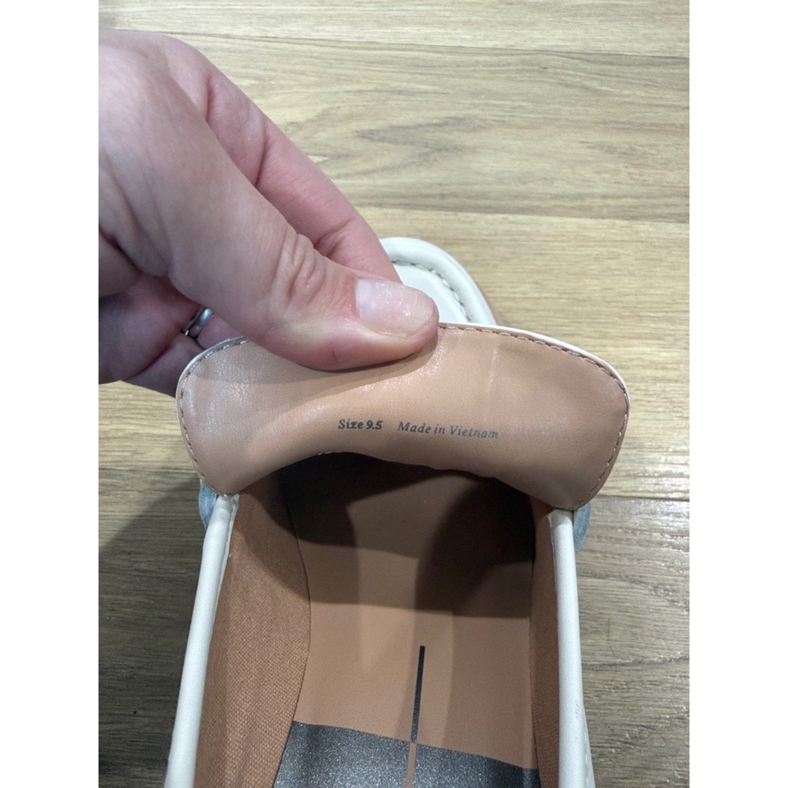 Dolce Vita Brenan Cream Platform Loafers Black Ribbed Sole and Gold Chain 9.5