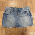 Vintage rue21 Y2K Low-Rise Denim Mini Skirt - Light Wash Raw Hem Size 3/4