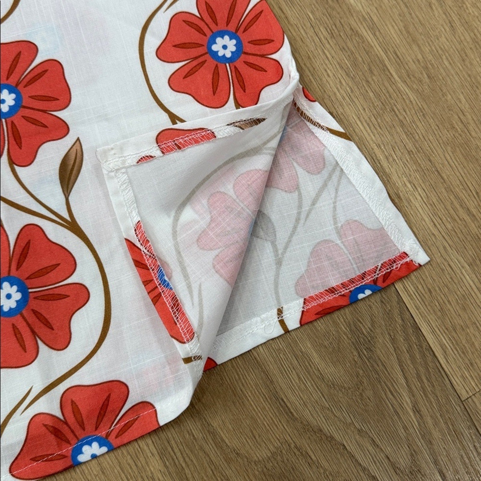 Floral Sleeveless Shift Dress - Red and White Size Small