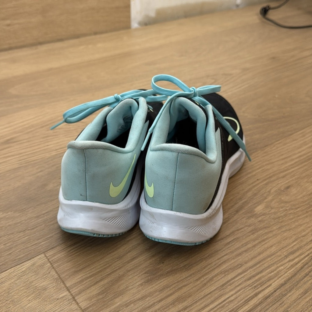 Nike Stylish Black and Mint Athletic Running Women's Sneakers Size 9.5