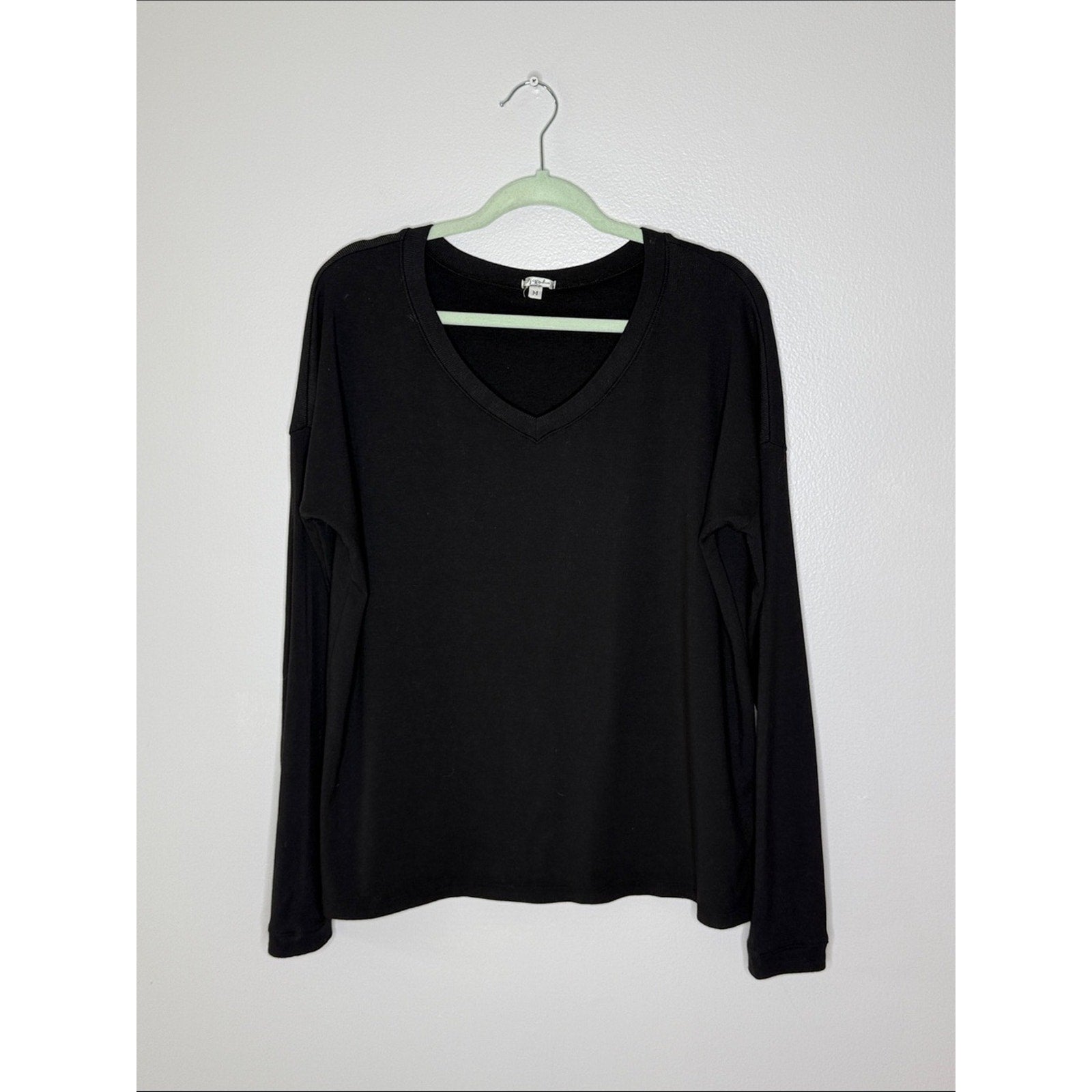 PJ Harlow Black V-Neck Long Sleeve Top Ribbed Size Medium