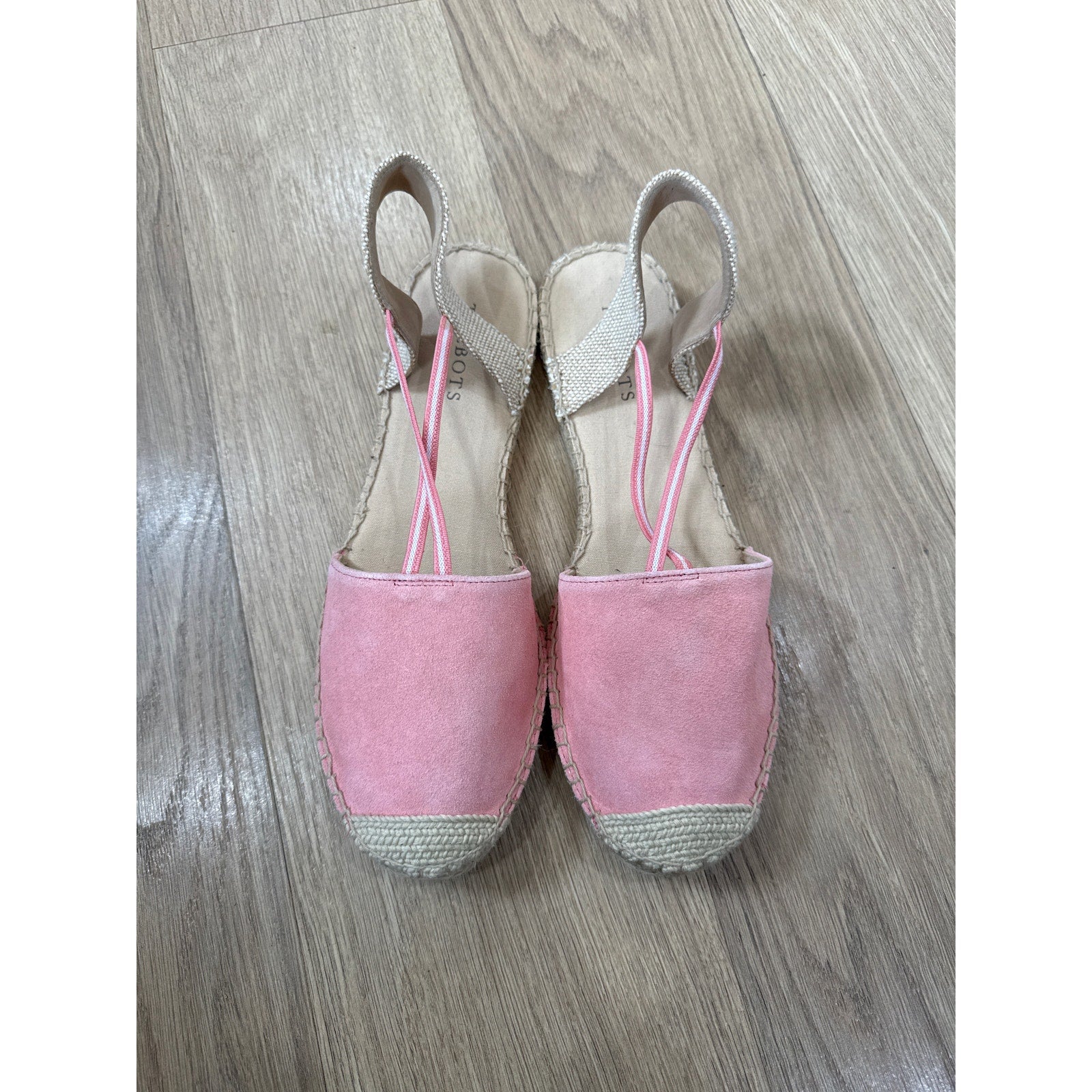 Talbots Ivy Closed Toe Espadrille Flats in a Pink / Coral Silk Suede Size 9.5