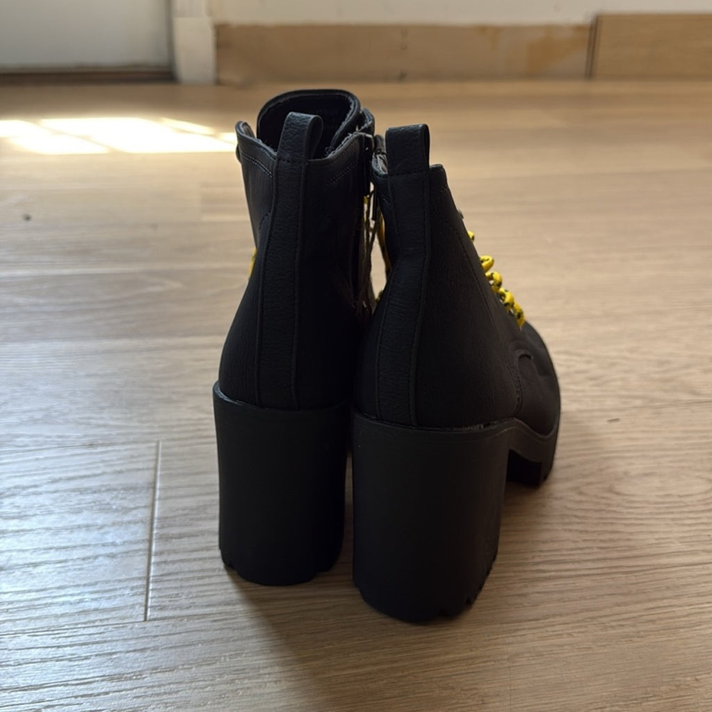 Seven Flatiron Black Lace-Up Combat Boots with Yellow Accents Size 8 NEW!