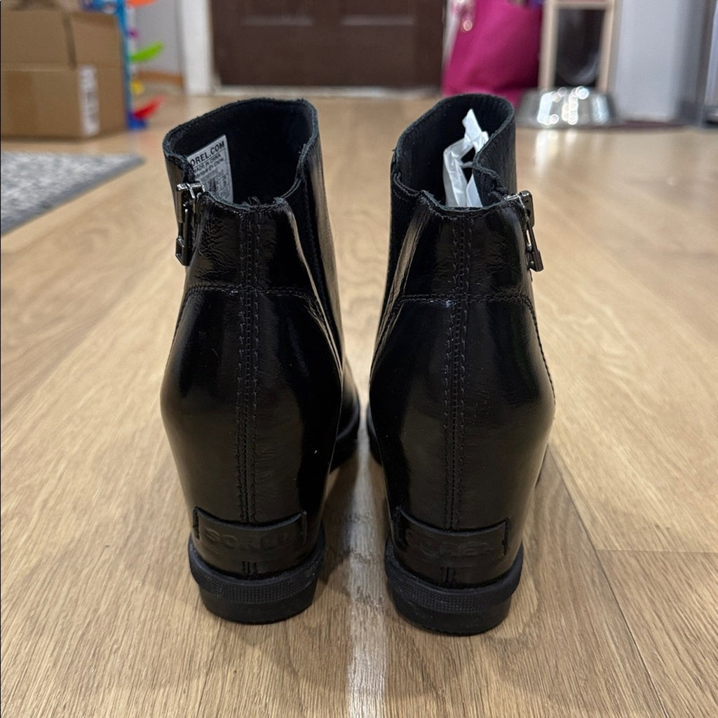 Sorel Joan of Arctic Wedge II Zip Boot - Black Patent Leather, Size 9