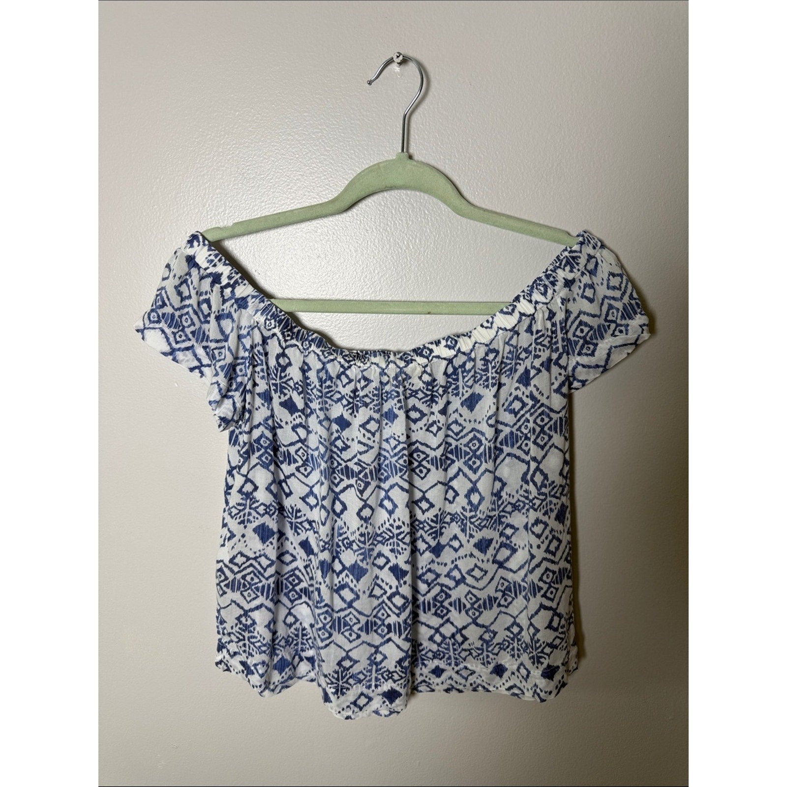 Bella Dahl Blue & White Off-Shoulder Printed Blouse Size Medium