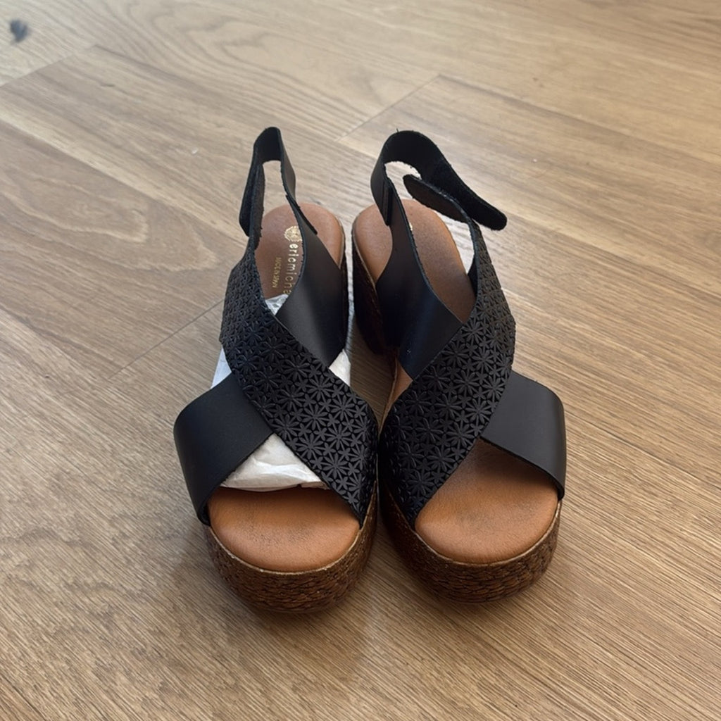 Eric Michael Laser Cut Black Lightweight Platform Heeled Sandals Size 10