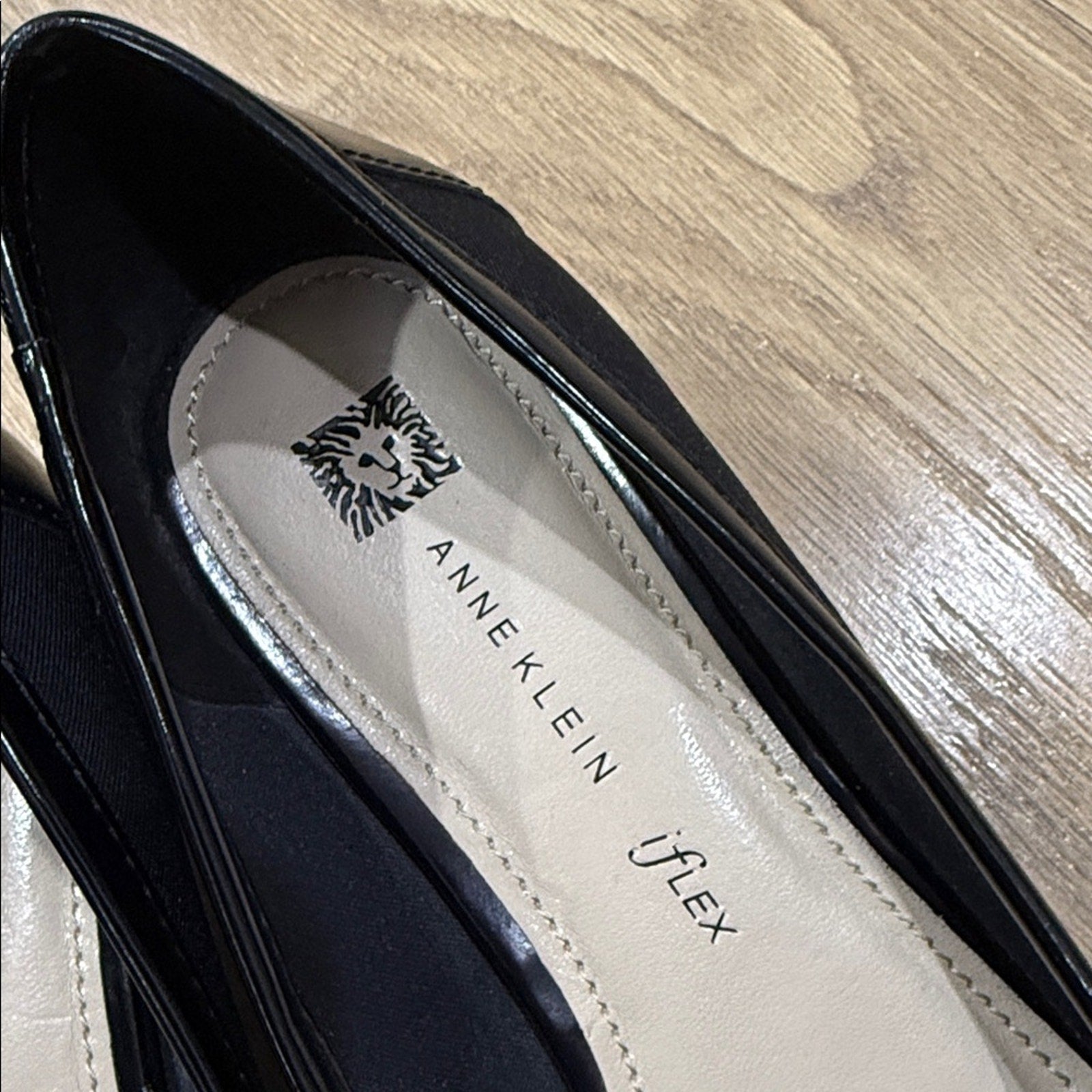 Anne Klein Melanie Black Kitten Heel Shoes Size 9.5