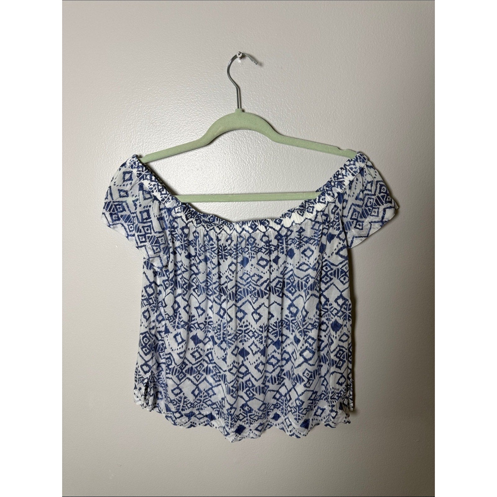 Bella Dahl Blue & White Off-Shoulder Printed Blouse Size Medium