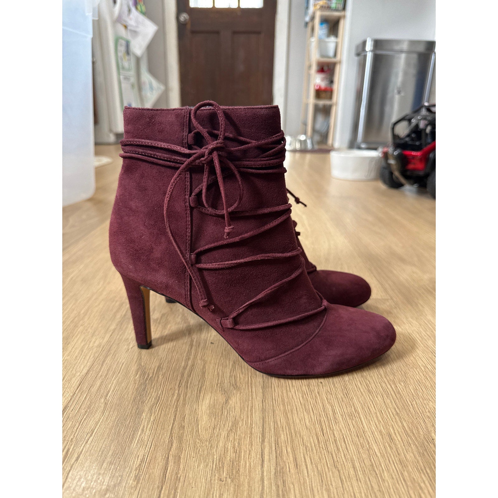 Vince Camuto Chenai Lace Up Pointed Toe Stiletto Suede Bootie in Burgundy Size 10