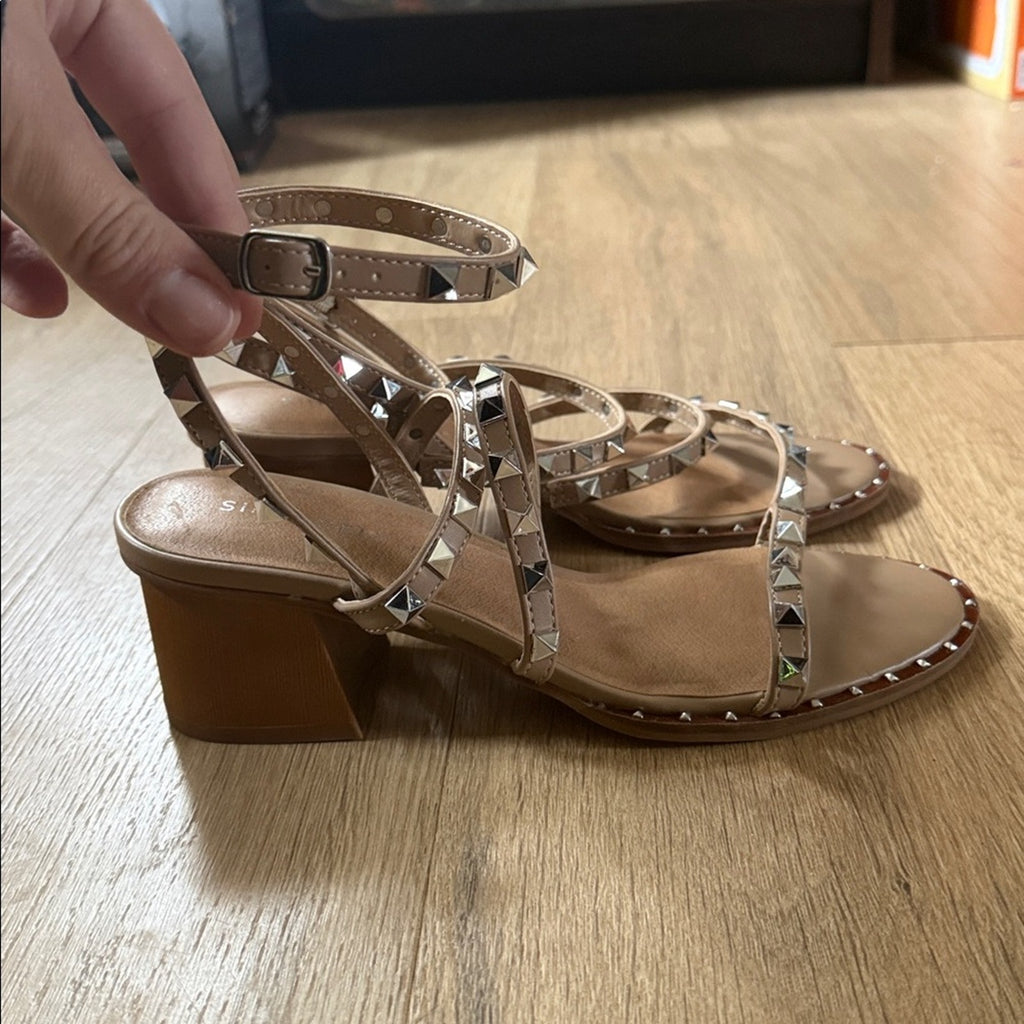 Venus Studded Block Heel Sandals in Tan and Gold Size 7.5