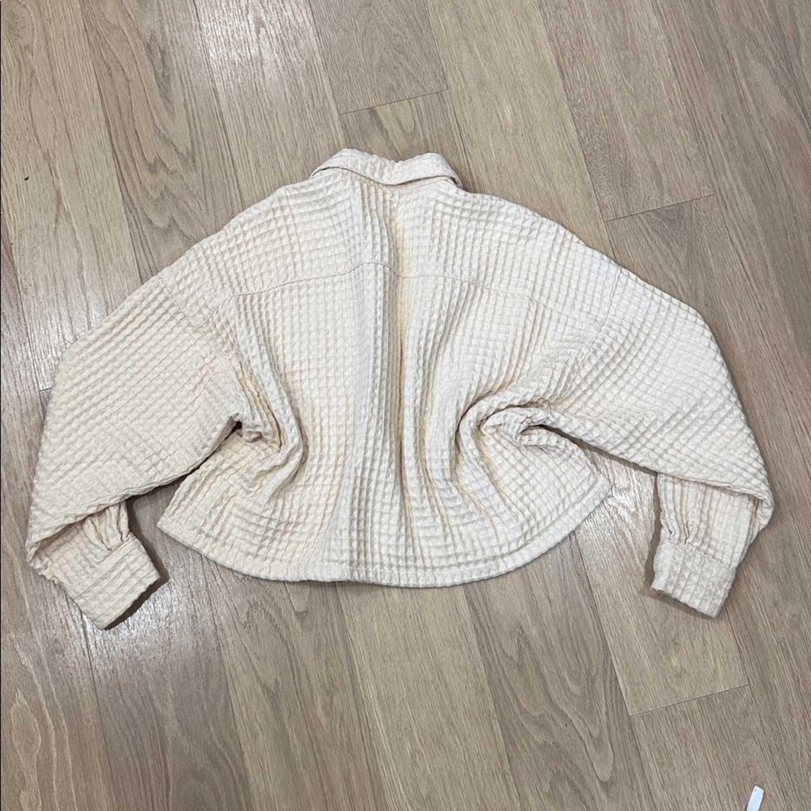 BDG Cream Textured Waffle Knit Button Front Cropped Top Size Medium
