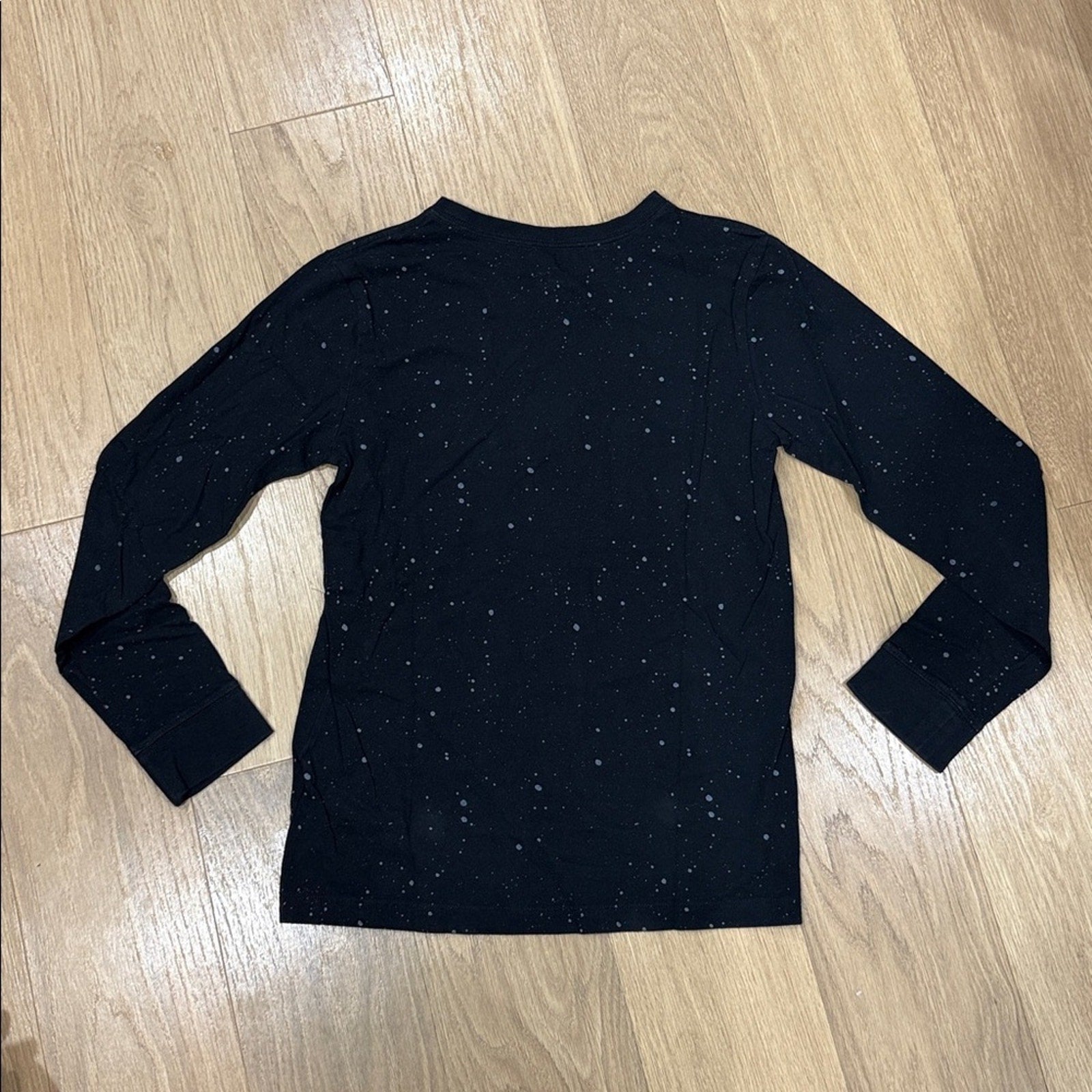 Jordan Kids Black and Gold Graphic Splatter Long Sleeve Shirt Size XL