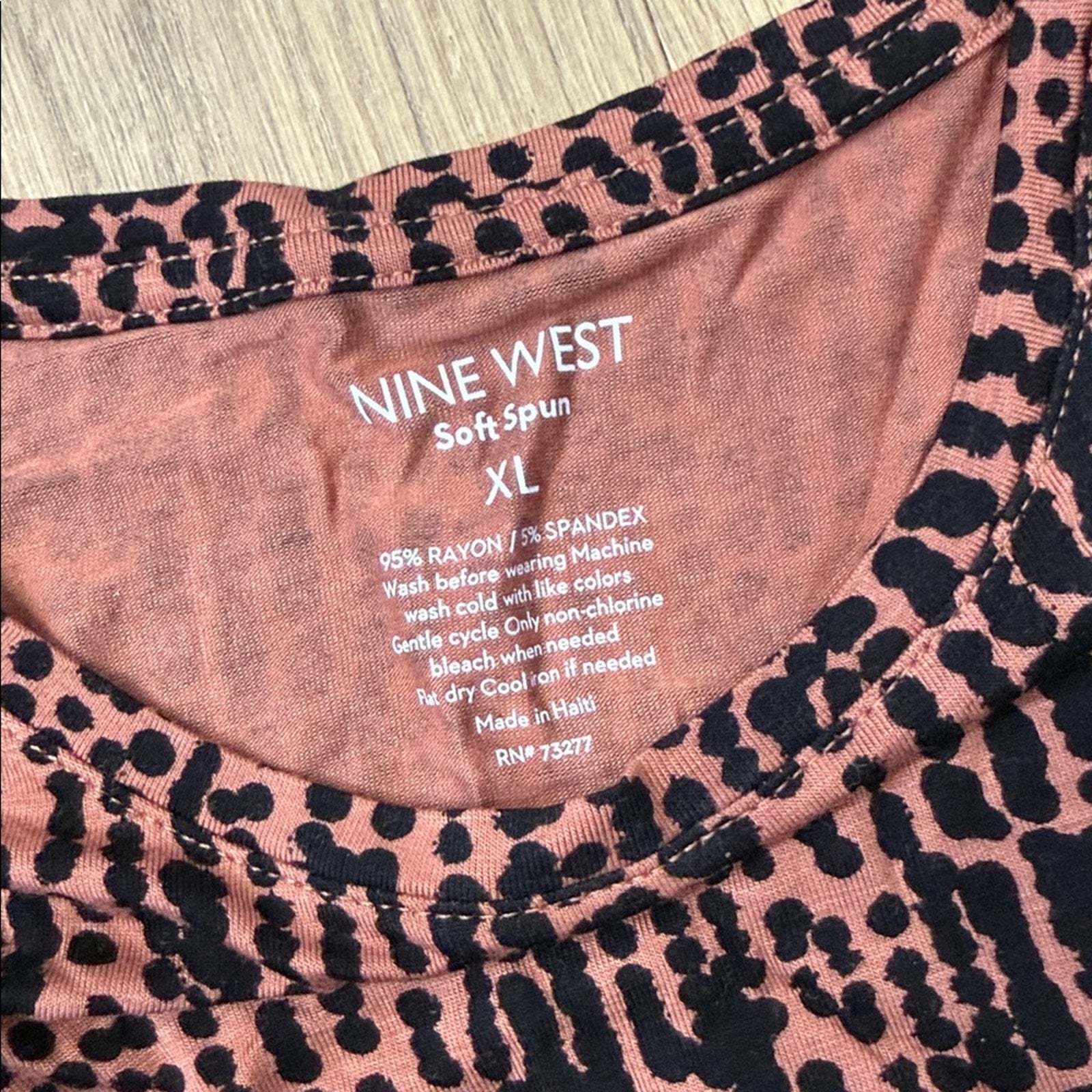 Nine West Soft Spun Short Sleeve Top in Black and Tan Pattern Size XL