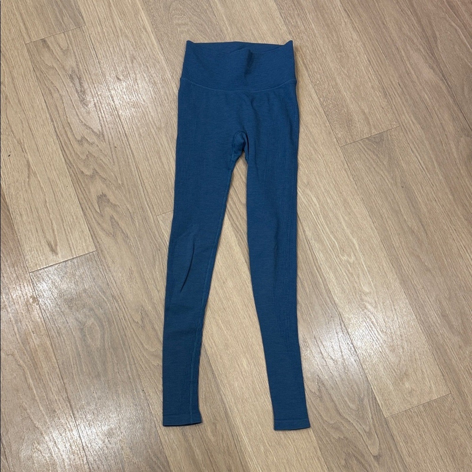 Lululemon Blue Textured Detail Athletic Leggings Size 4