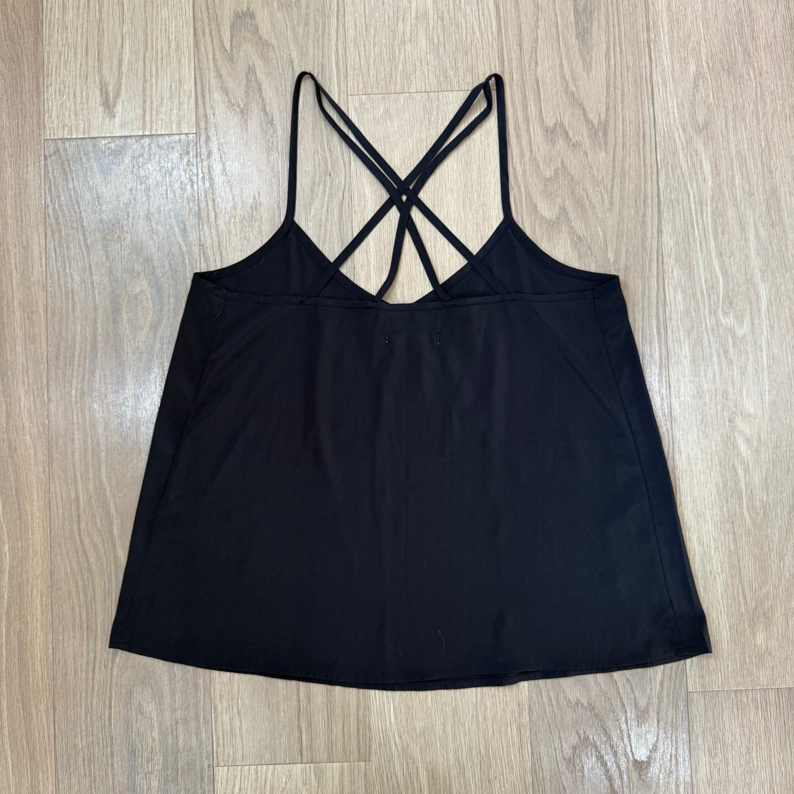 Hollister Women's Black Criss-Cross Strappy Flowy V-Neck Tank Top Size Medium