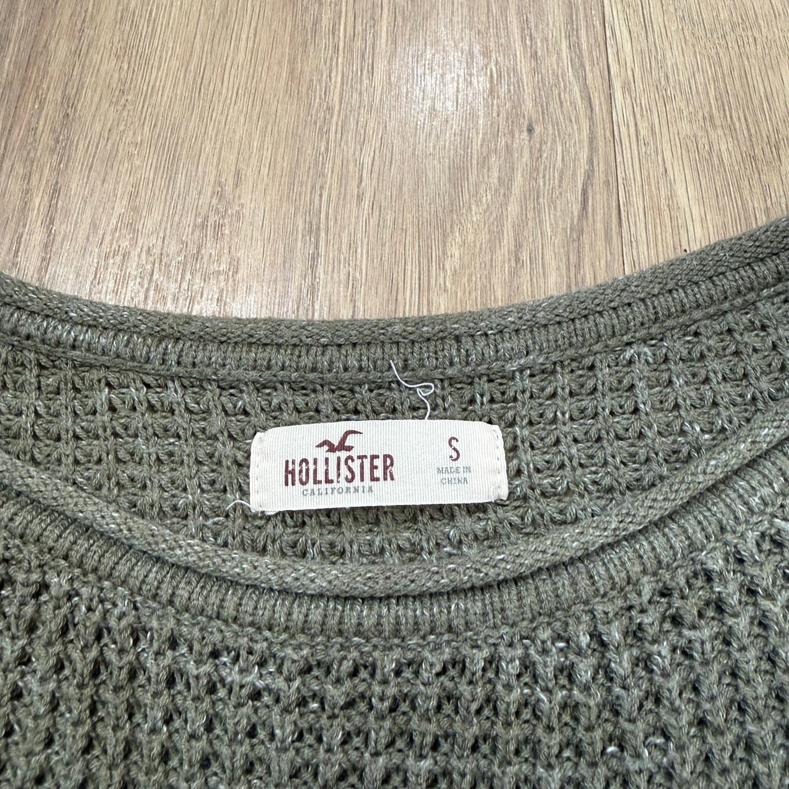 Hollister Olive Green Chunky Waffle Knit Sweater - Size Small