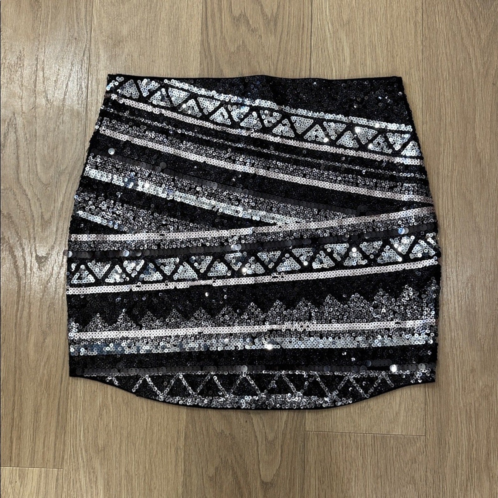 Express Aztec Black and Silver Patterned Mini Skirt Size Medium