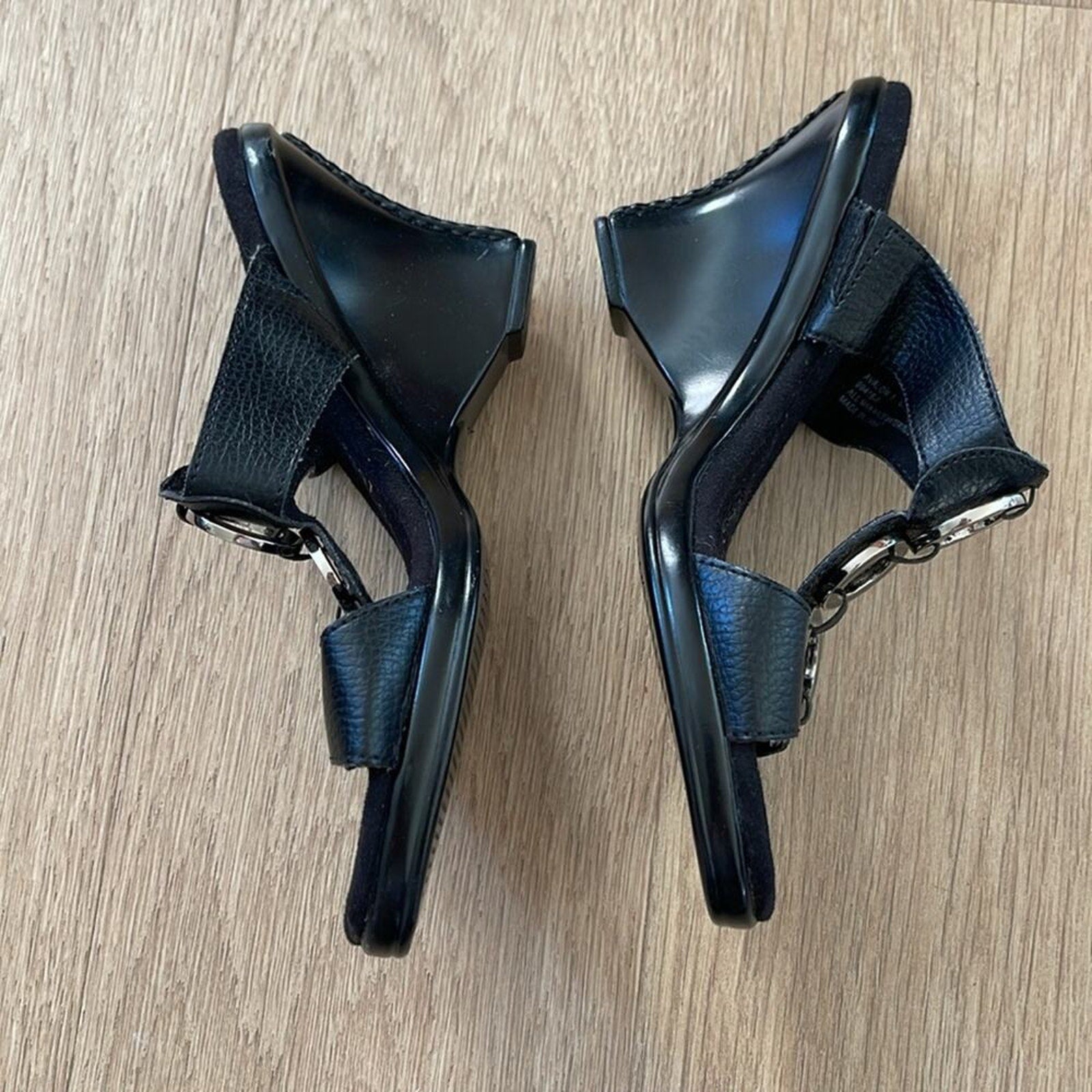 Dr. Scholl's The Original Avalon Women's Black Wedge Sandals Size 6