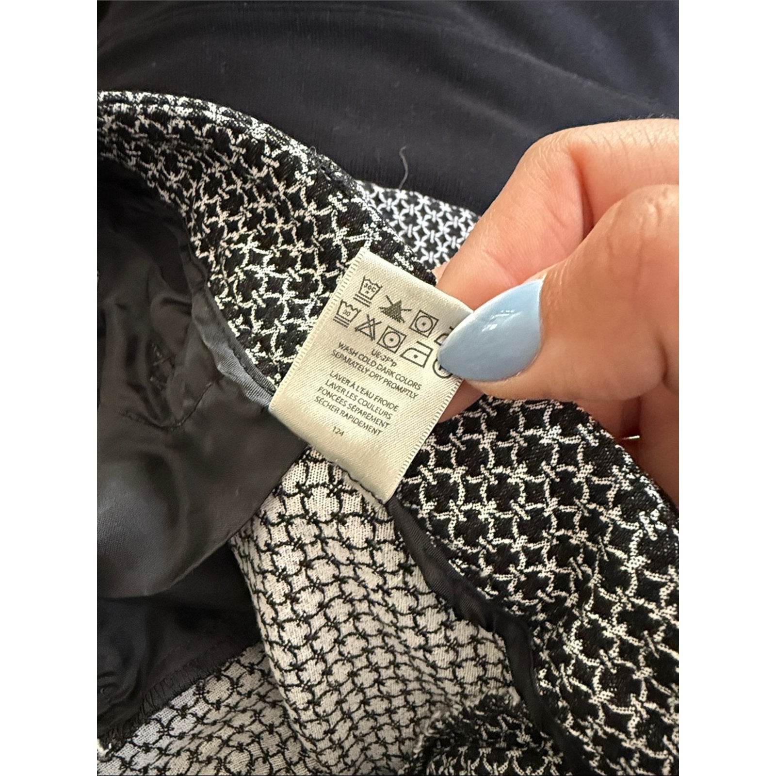 Van Heusen Black & White Geo Print Slim Ankle Pants Size 8