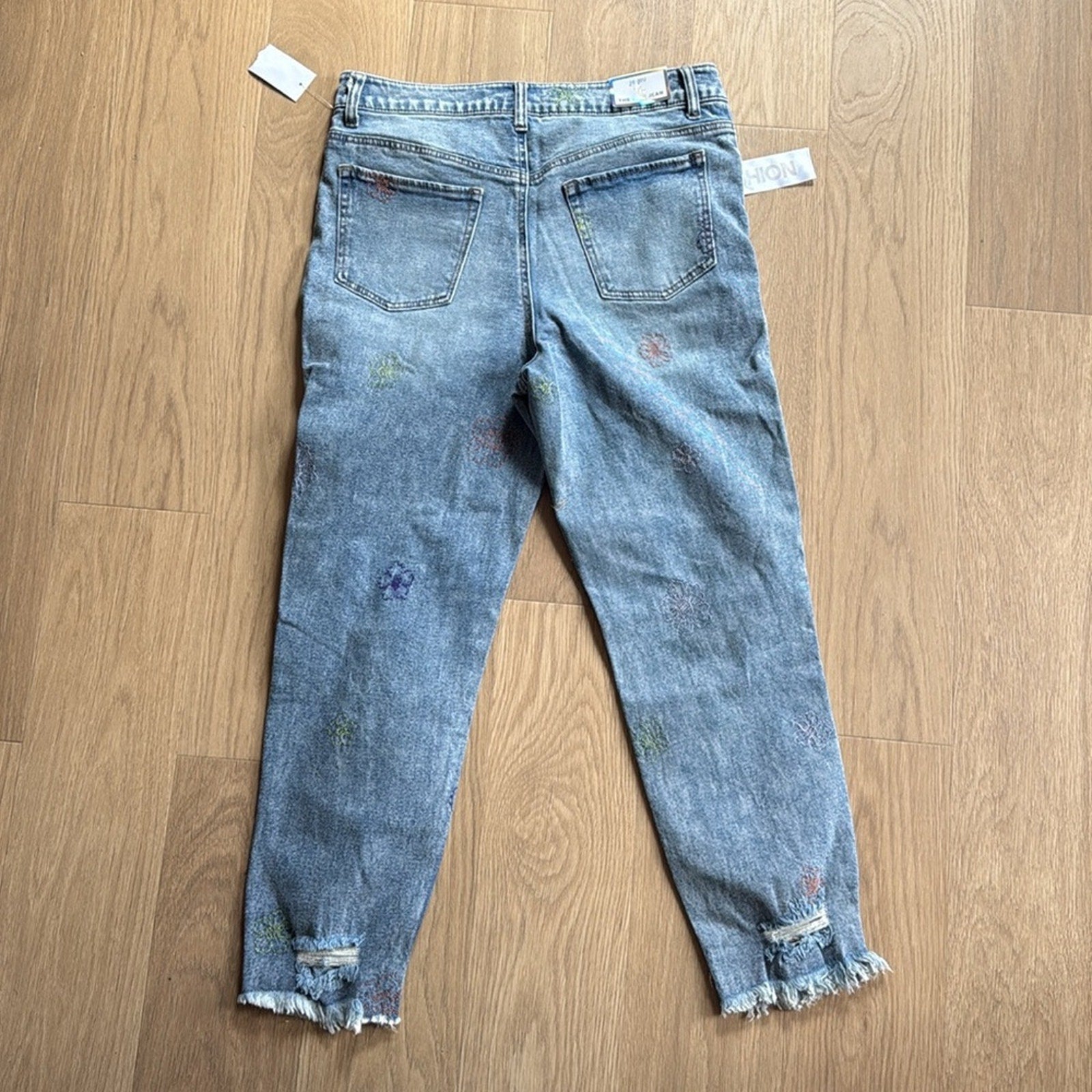 Tinseltown Hi Rise The Mom Jean Floral Distressed Embroidered Jeans Size 15 NEW!