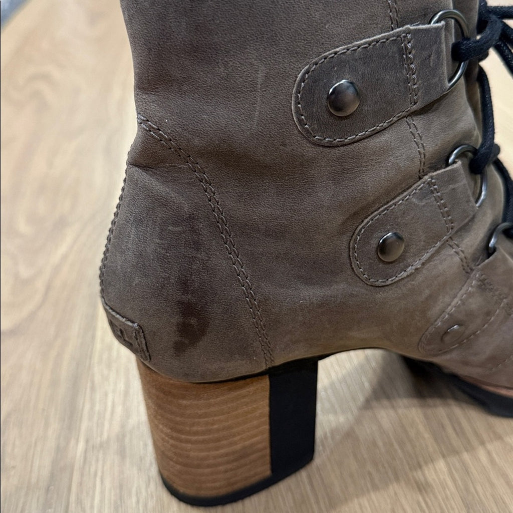 Sorel Women's Addington Lace-Up Leather Ankle Boots - Taupe, Size 9.5