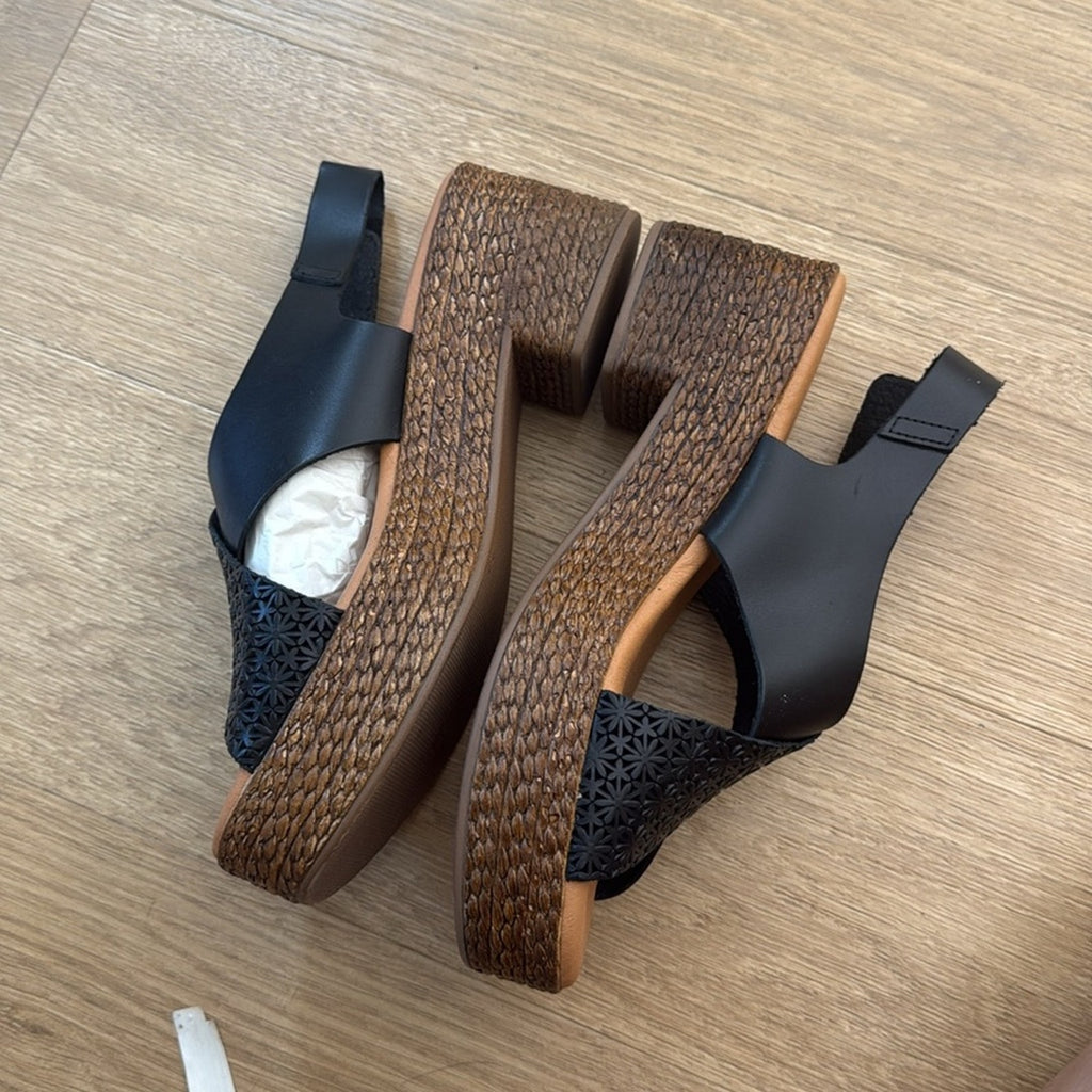 Eric Michael Laser Cut Black Lightweight Platform Heeled Sandals Size 10